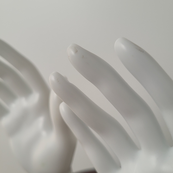 White Hand Display for Rings - Picture 8 of 8